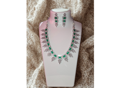 Miyora MYJ25001 statement necklace set cubic zirconia Emerald Green front Miyora MYJ25001 statement necklace set cubic zirconia Emerald Green front