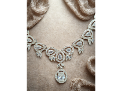 Miyora MYJ25003 necklace cubic zirconia White close look